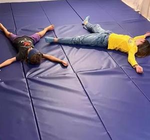 Tapis de <span class=keywords><strong>sol</strong></span> pour <span class=keywords><strong>gymnastique</strong></span>, tapis de protection pour les atterrissages, en PVC souple, en cuir, en éponge, pliable, imperméable, respirant - Product Image 5