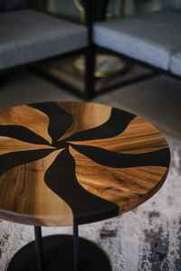 Mesas de Resina y Madera Hechas a Mano con Madera de Alta Calidad y Hermosos Detalles de Resina, Diseño Único y Construcción Duradera - Product Image 4