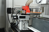Scie à découper le PVC intelligente CNC haute précision et efficace à quatre côtés, avec une puissance de 30 kW et une épaisseur maximale de 60 mm, pour les usines de portes en PVC
