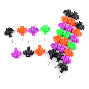 Crayons empilables extensibles aux couleurs vives pour enfants, crayons mécaniques en plastique bon marché en forme de chauve-souris pour enfants, promotionnels - Product Image 2