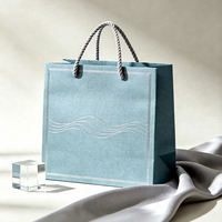 Sac en papier écologique brillant argenté pour bijoux, ruban en satin assorti, boîte cadeau rigide pour bague et collier, pack combo avec impression de logo personnalisé