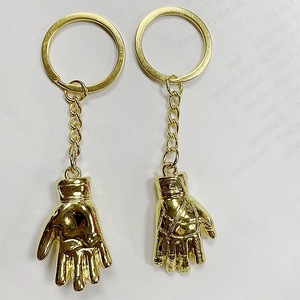 Porte-clés en résine dorée en forme de ballon de football, récompense du gardien de but du football, souvenir pour les fans, taille S, fabriqué à la main, respectueux de l'environnement, YX - Product Image 4