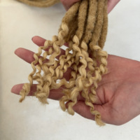 Vente en gros de cheveux humains 100% naturels, 6-30 pouces, taille 1,2 cm, faits à la main, doux # Extensions de dreadlocks afro colorées 613 avec pointes bouclées