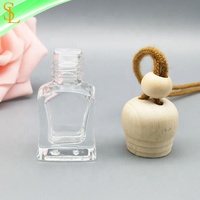 Mini bouteille de diffuseur de parfum de voiture en verre de 4ml forme carrée claire avec capuchon en bois corde suspendue pompe d'impression d'écran pulvérisateur étanchéité