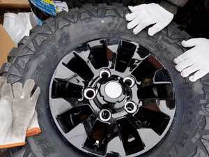 Stock listo 4*4 todoterreno Adecuado para llantas Land Rover <span class=keywords><strong>Defender</strong></span> 16 * 7J 18 pulgadas 5*165,1 llantas de aleación negra - Product Image 4