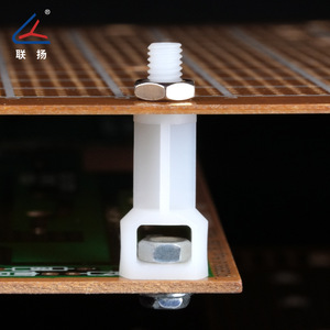 Poste de Aislamiento Roscado Lianyang 252, Soporte para Placa de Circuito Impreso con Remache de Nylon - Product Image 3