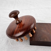 Peigne de massage rond en bois de santal - Outil anti-chute de cheveux pour le bien-être du cuir chevelu et des follicules, stimulant les méridiens ; Soin capillaire thérapeutique favorisant la santé