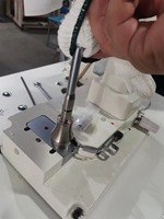 Machine à coudre industrielle à point de chaînette KansaiSpecial SPX211E à bras articulé pour gants, adaptée à divers matériaux de gants