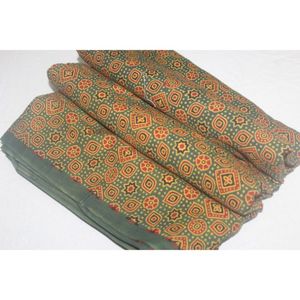 Tissu artisanal en coton imprimé floral moderne de Jaipur, motif botanique, pour sacs et rideaux, tissu léger pour robes - Product Image 1