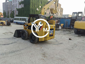 Chargeuse compacte d'occasion CAT 226B à prix avantageux, marque japonaise, chargeuse sur pneus d'occasion cat 226b, godet durable pour la construction urbaine - Product Image 6