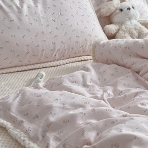 Ensemble de literie en coton doublé de polaire, chaud pour l'hiver, quatre pièces avec imprimé floral pour un sommeil confortable - Product Image 2