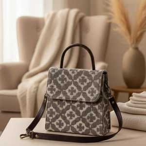 Sac bandoulière mini bohème gris en tissu tapis imprimé à la main, sac de voyage fait main, vente en gros, export Inde - Product Image 3