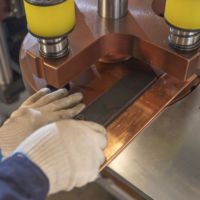 Fabricador de Barras Conectadoras CNC Hidráulico Inteligente de Tres Estaciones, Motor de Alta Productividad, Configuración Digital de Parámetros que Reduce la Operación