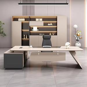 Escritorio de oficina ejecutiva de lujo moderno para Jefe o CEO Mesa de escritorio de Gerente Ejecutivo de madera para oficina o uso doméstico - Product Image 4