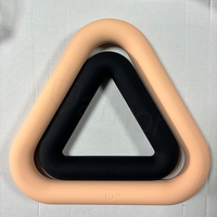 Haltère triangulaire antidérapant pour le yoga, le Pilates, l'exercice physique, l'entraînement physique, anneau en fer triangulaire