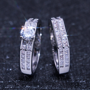 Anello Quadrato per Donne, Gioiello Elegante e Scintillante, Vendita all'Ingrosso - Product Image 2