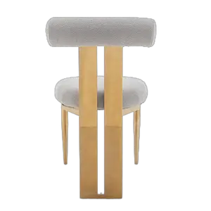 كرسي جانبي من الخشب الذهبي غير المنتهي للمتاجر وأثاث غرف المعيشة والمطاعم يتميز بالجمال وهو جزء من مفصلات غرفة الدراسة والمطبخ ويمكن استخدامه ككرسي رائع يدويًا لمطاعم Wabi-sabi