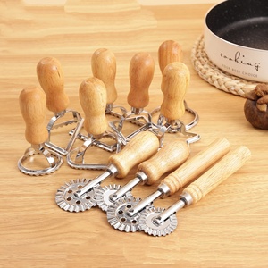 Moules et emporte-pièces de Noël en métal TSH en stock outils de cuisson jetables gravés au laser fabricant direct - Product Image 1