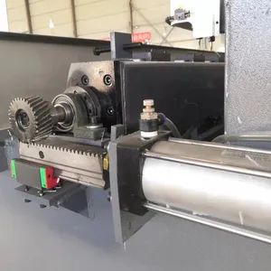 Centre de fraisage à portique CNC Offre Spéciale pour l'usinage des métaux Perceuse et fraiseuse CNC Gmc4040