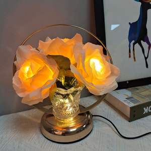 Lámpara LED portátil Champagne Pink Rose-Decoración elegante de mesa y regalo romántico | Recargable por USB - Product Image 2