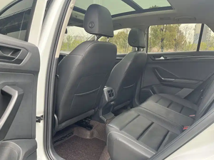 Volkswagen V W <span class=keywords><strong>T</strong></span>-<span class=keywords><strong>Roc</strong></span> 1.5T 7DCT Essence SUV 2WD <span class=keywords><strong>T</strong></span> <span class=keywords><strong>ROC</strong></span> 2023, faible kilométrage, peinture d'origine, véhicule d'<span class=keywords><strong>occasion</strong></span> pour l'exportation vers l'Algérie - Product Image 6
