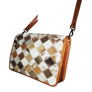 Bolso bandolera de piel de vaca de primera calidad, con parches de cuero, estilo western, hecho a mano, al mejor precio. - Product Image 1