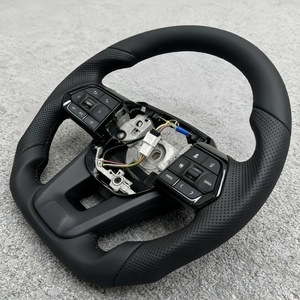 Volante Deportivo en Oferta, Apto para Toyota LC300, con Patrón de Fibra de Carbono y Cuero Perforado - Product Image 2