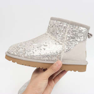 Nouvelles <span class=keywords><strong>bottes</strong></span> de neige scintillantes pour femmes, tendance automne-hiver 2025, à enfiler, avec doublure en peluche chaude, design tendance Ug, bout rond - Product Image 5