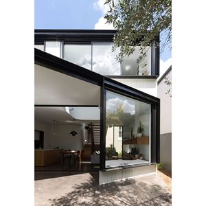 Villa Moderna con Estructura de Acero Ligero 3x con Diseño Abierto para Vivir al Aire Libre - Product Image 2