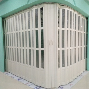 Puerta de acordeón plegable Invisible de PVC moderna para el hogar a prueba de viento para sala de estar partición de cocina Diseño deslizante de supermercado - Product Image 3