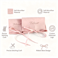 Pochette à bijoux en daim rose avec logo personnalisé et nœud en ruban, sac d'emballage de luxe en microfibre pour colliers, boucles d'oreilles et bagues