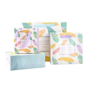 Sacs cadeaux en papier de luxe avec ruban imprimé or, poignée en papier artistique, sac plat standard pour cadeaux et artisanat - Product Image 4