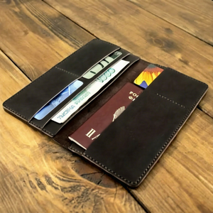 กระเป๋าใส่พาสปอร์ตและบัตรเดินทางแบบสั่งทำพิเศษ Artha - Product Image 1