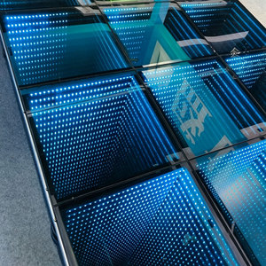 Caja de Luz LED con Espejo Infinito 3D Deslumbrante Personalizada de Fábrica para Pista de Baile DJ en Fiestas y Escenarios - Product Image 1