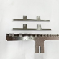 Top We Factory Supply Couteaux dentelés en forme de T en acier inoxydable sûrs pour l'industrie des emballages alimentaires