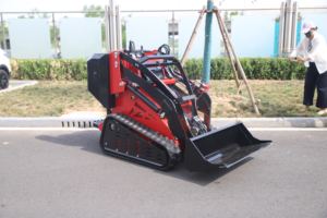 1000 LBS Kapazität Holzlader Kompaktlader mit Kubota-Motor Robuste Konstruktion für Forstwirtschaft Mulchen Kies-Handling Schneearbeit - Product Image 2