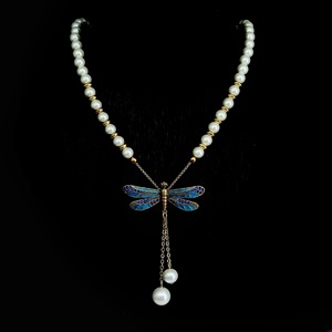 Women's Classic Fashionable Pearl Dragonfly Pendant Necklace Set Romantic Trendy High-End Exquisite Luxurious Future <strong>Angel</strong> <strong>Gift</strong> - Product Image 4