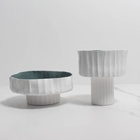 Nouvelle Arrivée Plateaux en Grès Faits Main à Pieds Irréguliers, Ensemble de Bols à Fruits de Luxe Décoratifs pour Mariage et Assiettes à Fruits pour Dîner, Décoration d'Intérieur