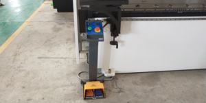 Delem Estun-máquina plegadora de chapa hidráulica, Servo completo, MB8, 200t, 3200 CNC, con 8mm - Product Image 3