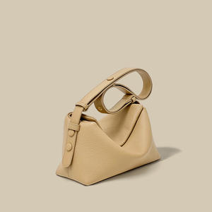 Borsa da <span class=keywords><strong>donna</strong></span> in pelle di vacchetta con primo strato nuova borsa a tracolla a spalla in tessuto di nicchia semplice borsa con cuscino di temperamento alla moda - Product Image 6