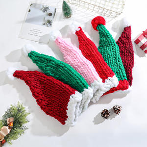 PARTYMENT Chapeau de Noël en tricot au crochet pour parents et enfants, en fil épais rouge et vert, pour fêtes d'hiver et du Nouvel An, décoration de Noël, chapeau de Père Noël - Product Image 2