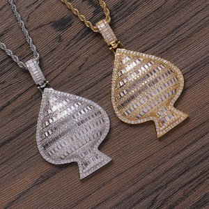 Grand pendentif cœur de pique, accessoires hip-hop, zircon en cuivre, chaîne avec pendentif cœur de pique tridimensionnel. - Product Image 2