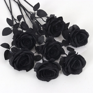 Jessie Roses Noires Artificielles 6 pièces Décoration Florale Thème Sombre pour Arrangements d'Halloween - Product Image 1