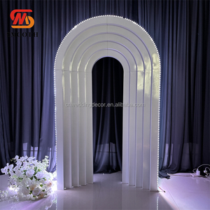 Gapura Masuk Upacara Minimalis Modern yang Elegan untuk Acara, Gapura Pernikahan Logam Putih dengan Puncak Tajam - Product Image 6