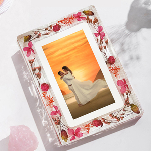 Marco de fotos digital acrílico con patrón de 7 pulgadas, marco de flores artísticas, marco digital, foto y video con batería - Product Image 2