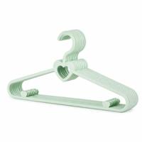 Cintres pour vêtements d'enfants en plastique PP coloré, personnalisables, légers, peu encombrants, de haute qualité, épaissis et antidérapants pour bébés, vente en gros