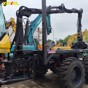Xuvol 6WD, transitaire agricole tout-terrain pour la canne à sucre, avec une grue à 4 bras pliables et une grappin rotatif - Product Image 3
