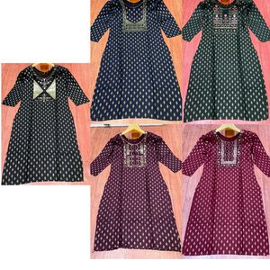 Rayonne à la demande de 14kg avec impression en feuille Kurti pour femme avec un beau travail de motif de séquence de broderie - Product Image 6