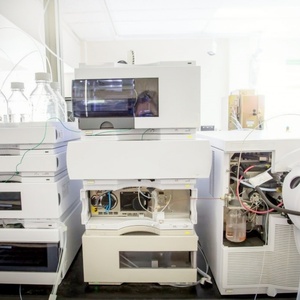 ระบบโครมาโทกราฟี HPLC แบบเตรียมตัวอย่างพร้อมเครื่องตรวจจับ DAD/ELSD ตัวเก็บเศษส่วน RFID อัตราการไหล 250 มล./นาที 40 - Product Image 2