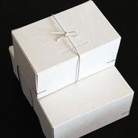 Boîte cadeau personnalisée pour macarons au chocolat, design exquis avec feuille d'or, laminage mat et procédé d'embossage